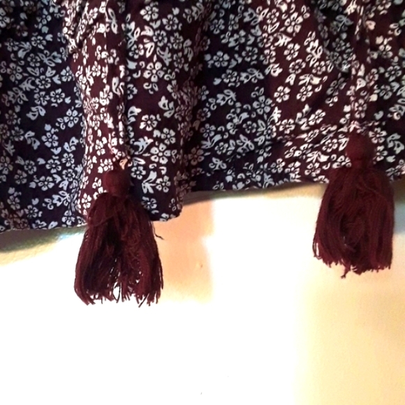 Maurices Cropped Summer Tank Top Floral print with tassels size medium - Picture 4 of 5